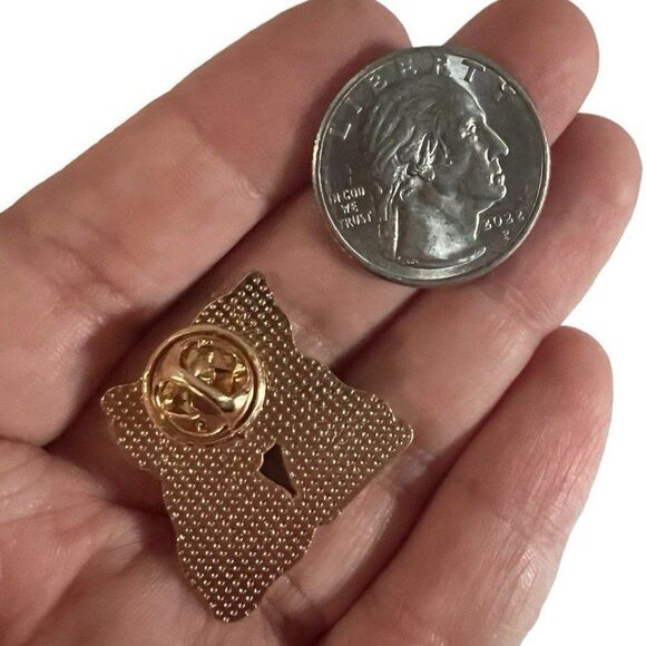 Cat Lovers Heart Black and White Cats Enamel Pin - Picture 4 of 4